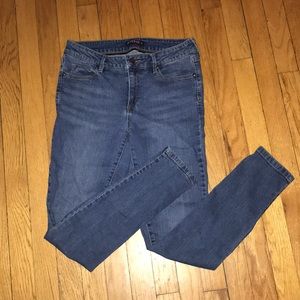 Stretchy skinny jeans size 28